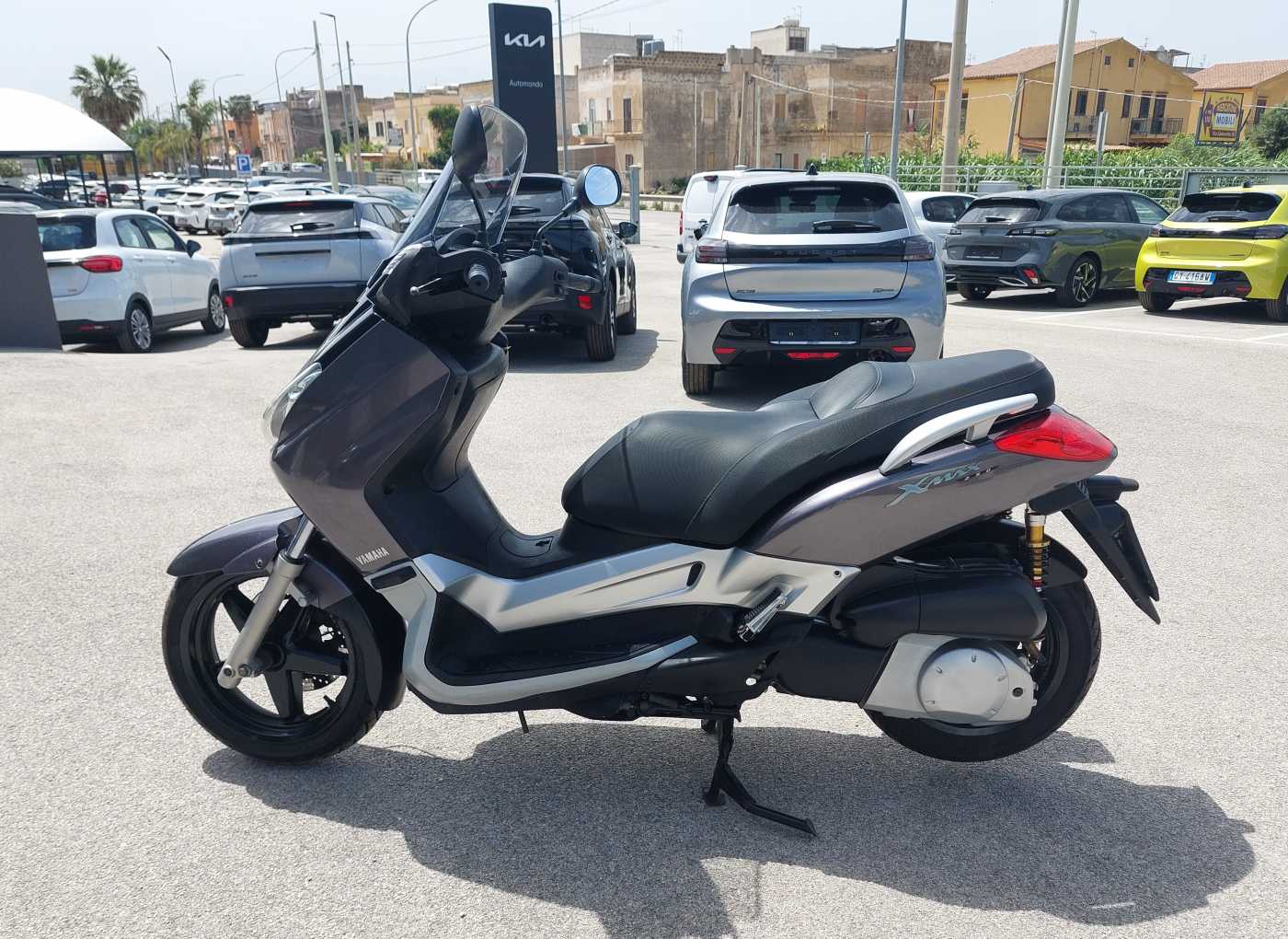 Yamaha XMAX 250