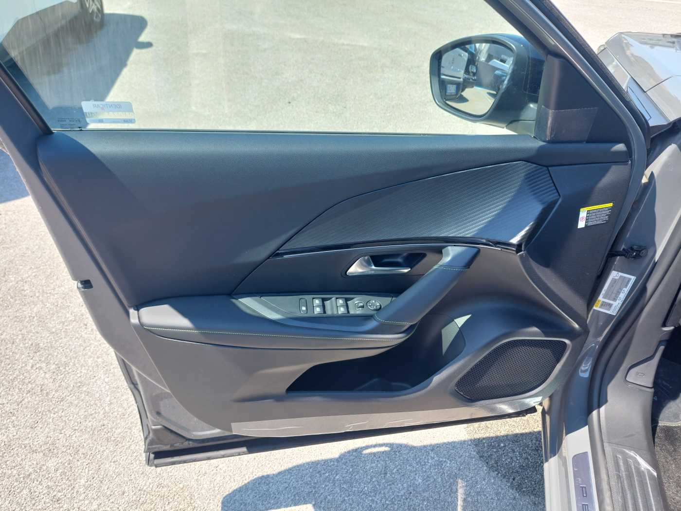 Peugeot 2008 2ª serie motore elettrico 156CV GT KM0