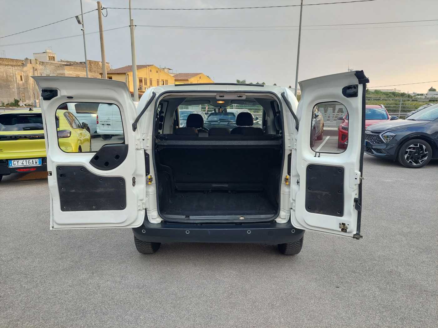 Fiat Fiorino 2ª serie 1.3 MJT 95CV Combi Adventure