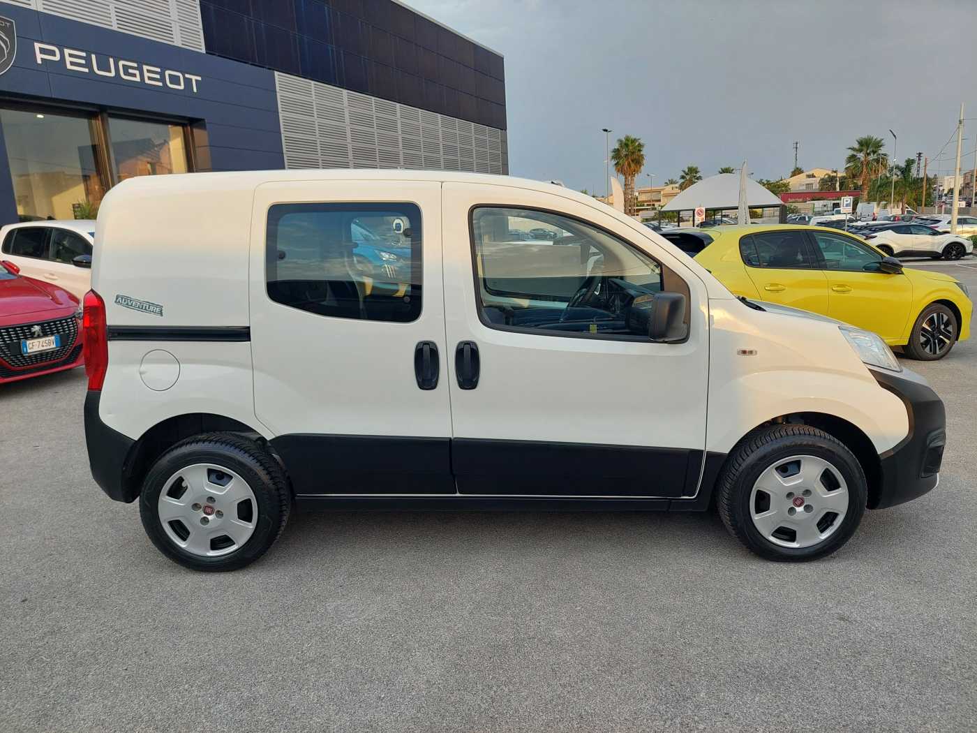 Fiat Fiorino 2ª serie 1.3 MJT 95CV Combi Adventure