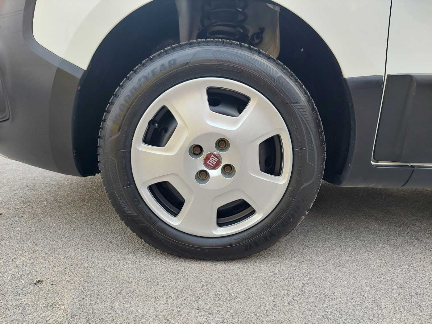 Fiat Fiorino 2ª serie 1.3 MJT 95CV Combi Adventure