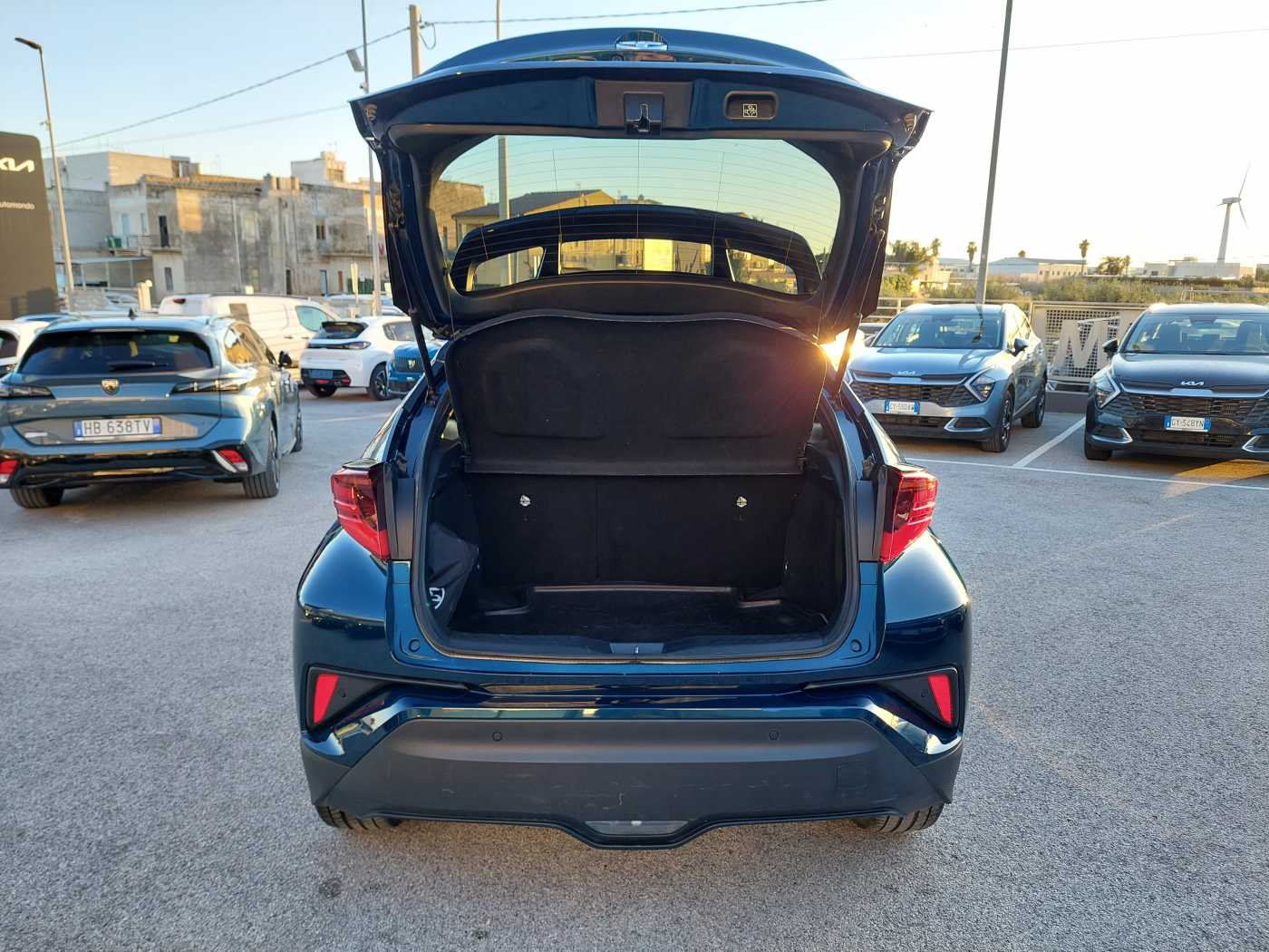 Toyota C-HR 1.8 HYBRID TREND 122CV E-CVT