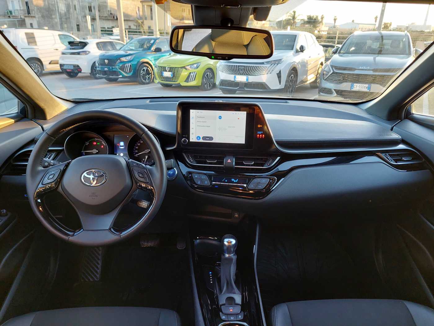 Toyota C-HR 1.8 HYBRID TREND 122CV E-CVT